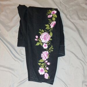 Torrid Black Leggings with Pink Embroidered Flowers Size 4